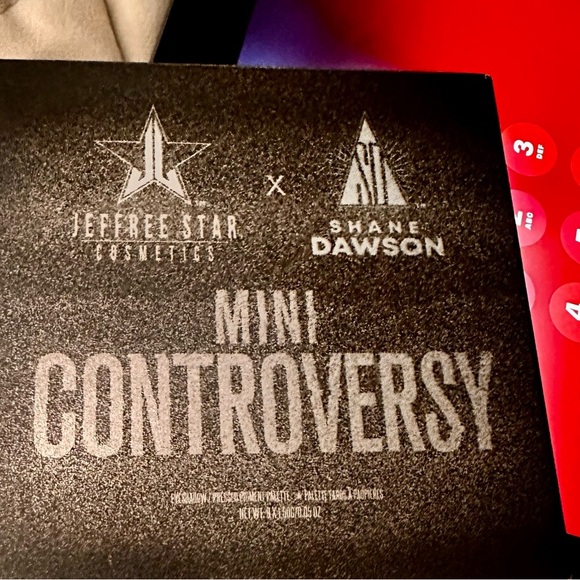 JEFFREY STAR CONTROVERSY AND SHANE DAWSON EYESHADOW. COMPACT - Picture 5 of 5